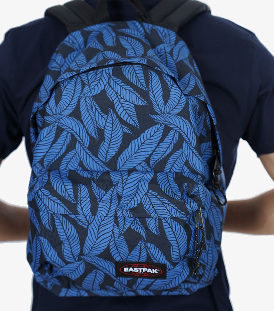 Eastpak shop leaves blue