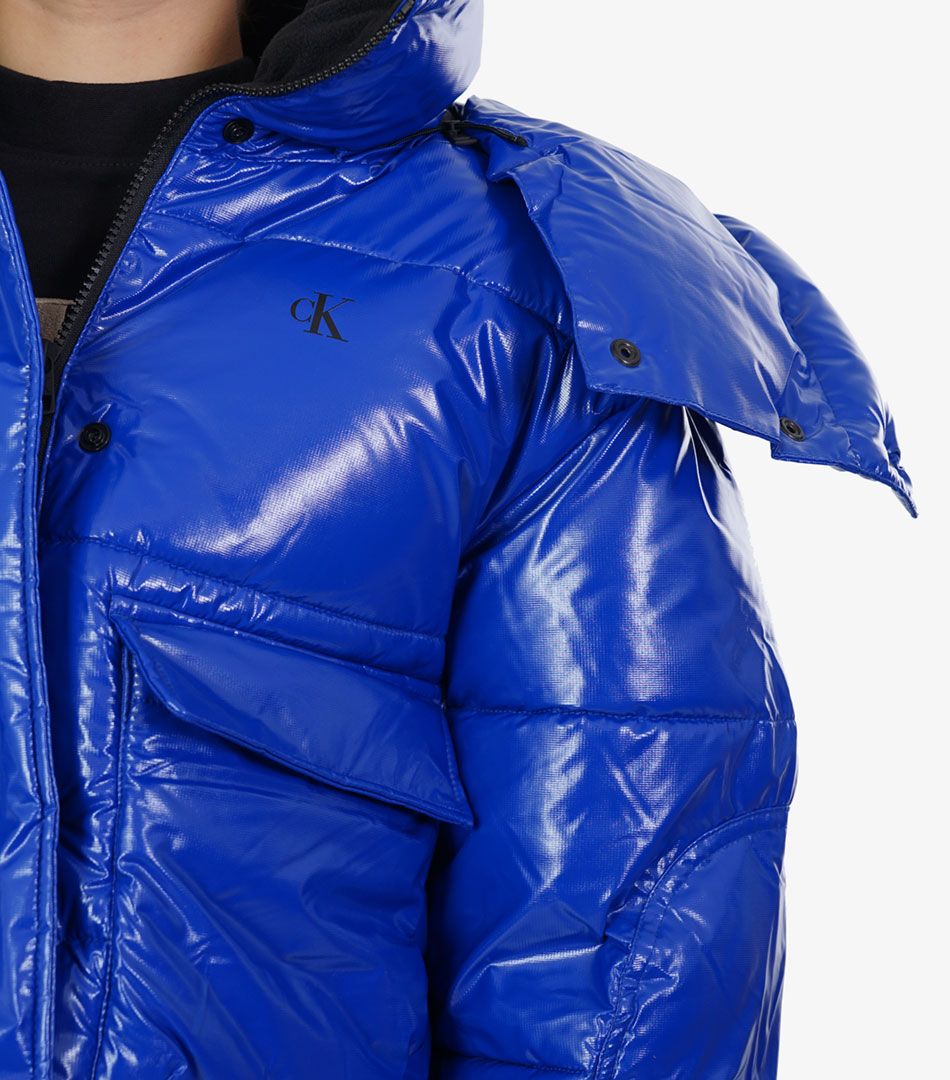 Nike Icon on sale Clash High Shine puffer jacket M